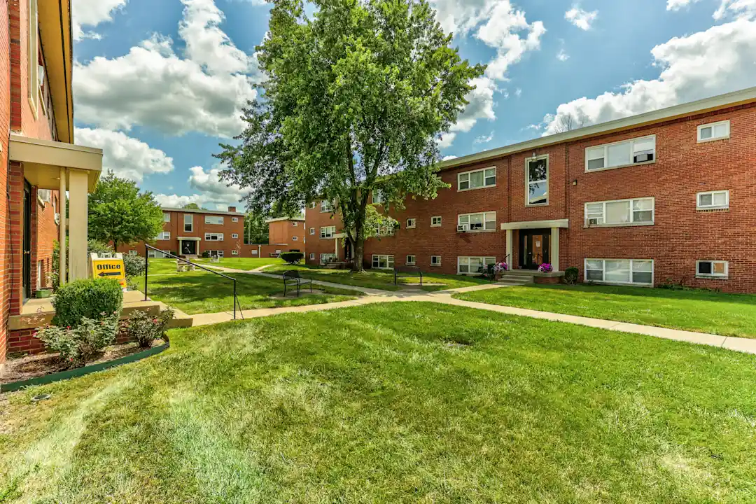 Saxony Court Apartments