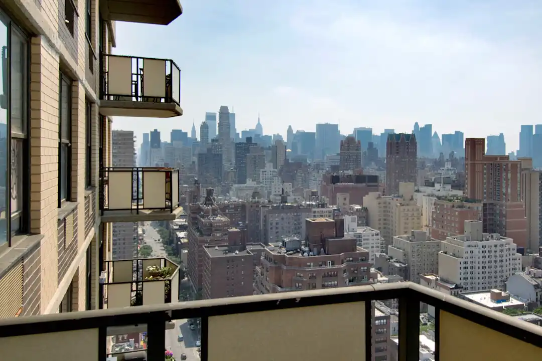 303 East 83rd Apartments
