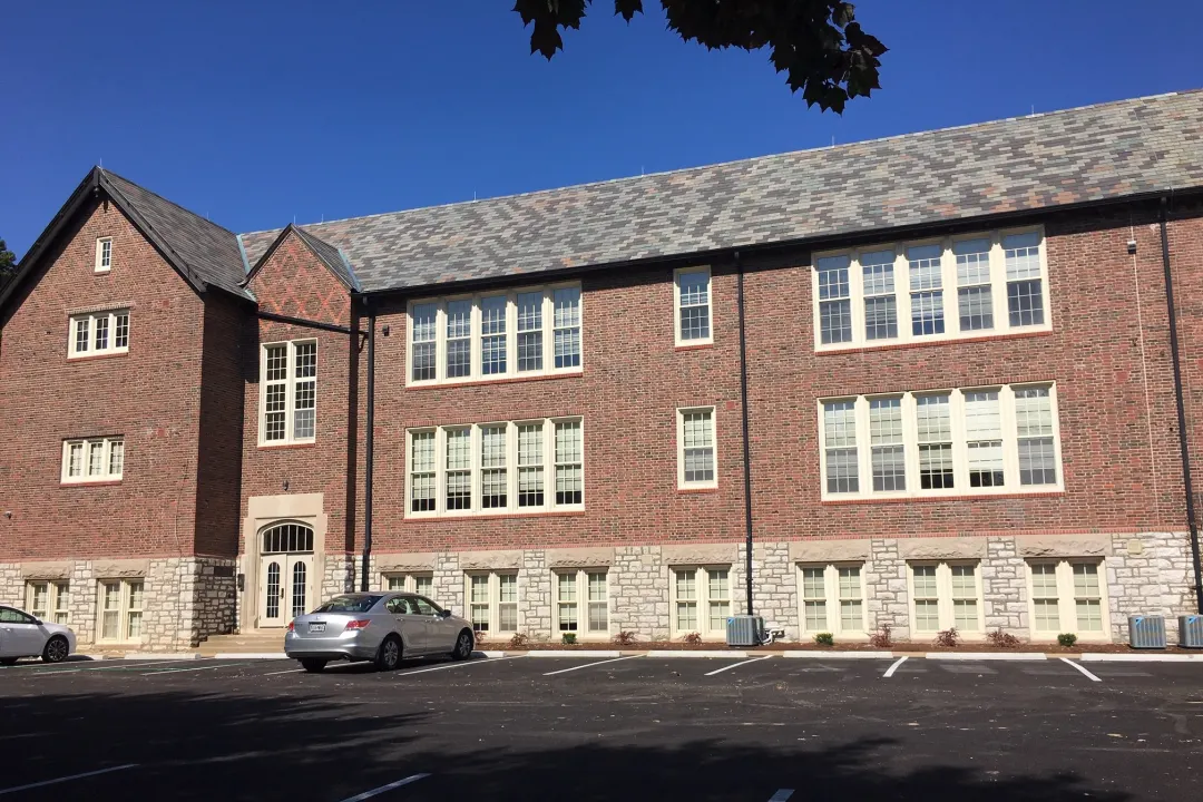 Part of brick façade collapses at Hawthorne High School