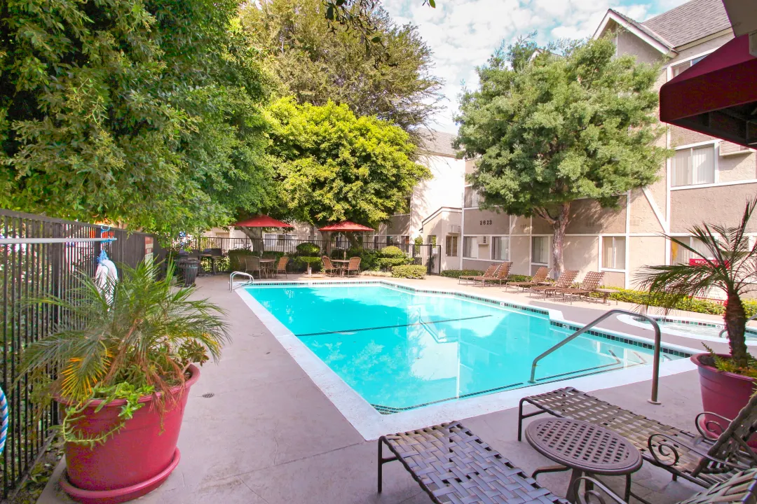 Piccadilly Square Apartments - Fullerton, CA 92831