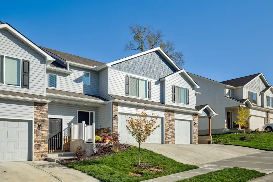 Lakeview Crossing Townhomes Apartments Blue Springs Mo 64014