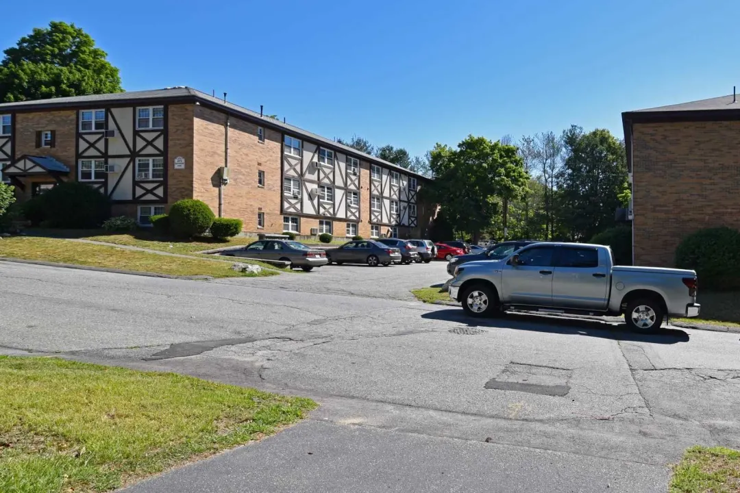 Barker Avenue Apartments 240 273 Barker Avenue Lowell MA