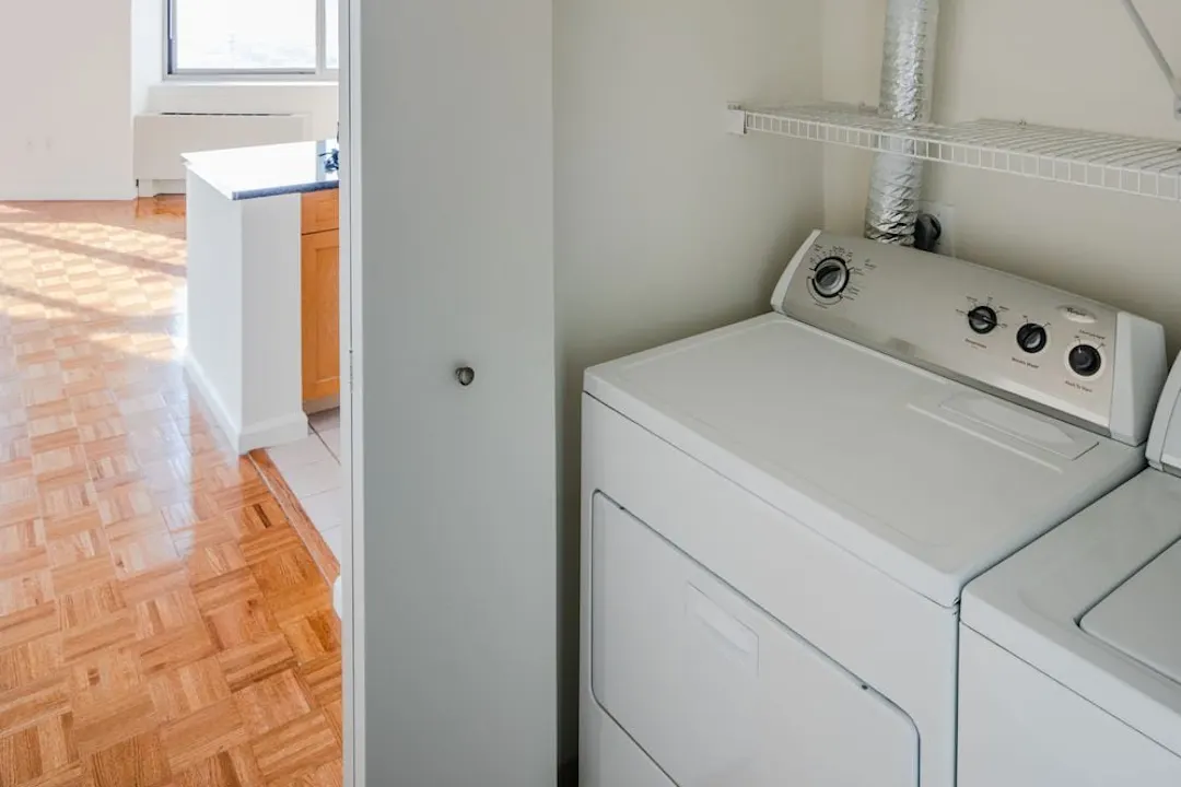 Avalon Riverview - 201 50th Ave, Long Island City, NY Apartments for Rent