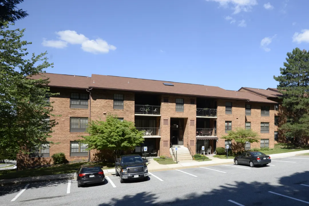 Ivy Hall at Kenilworth Apartments Apartments - Towson, MD 21204