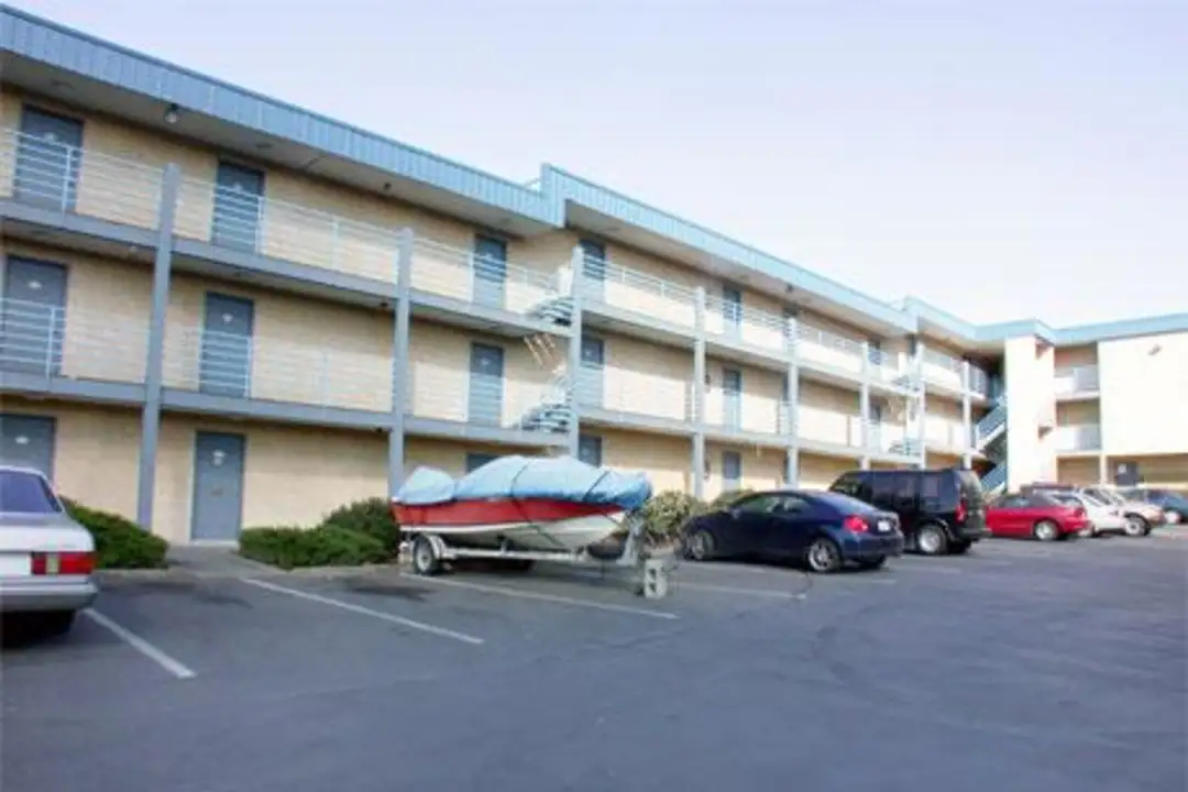 Avalon Apartments 3469 S 152nd St Tukwila Wa Apartments For Rent Rent Com