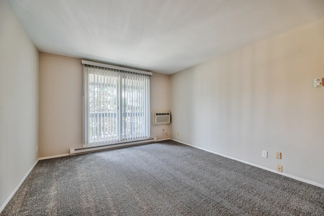 Glen Hills Apartments - Milwaukee, WI 53209