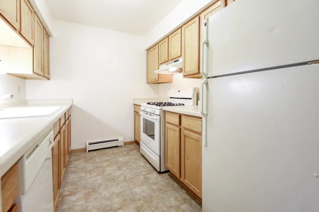 Morningside Hills Apartments - 305 - 409 Sheffield Rd | Waukesha, WI ...