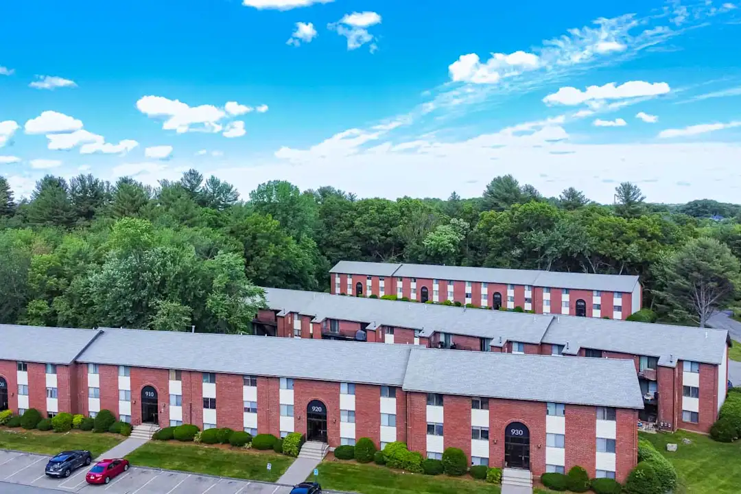 Skyline Commons Apartments Dracut, MA 01826