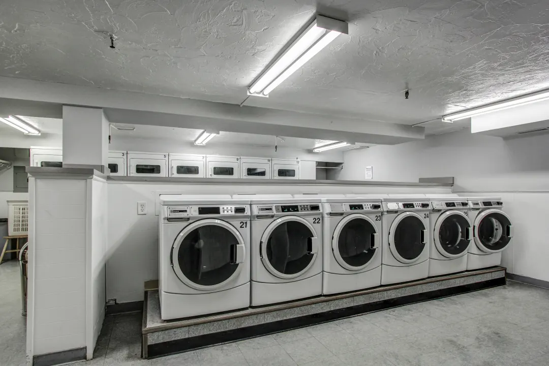 Family-owned Akron laundromat provides services to those in need