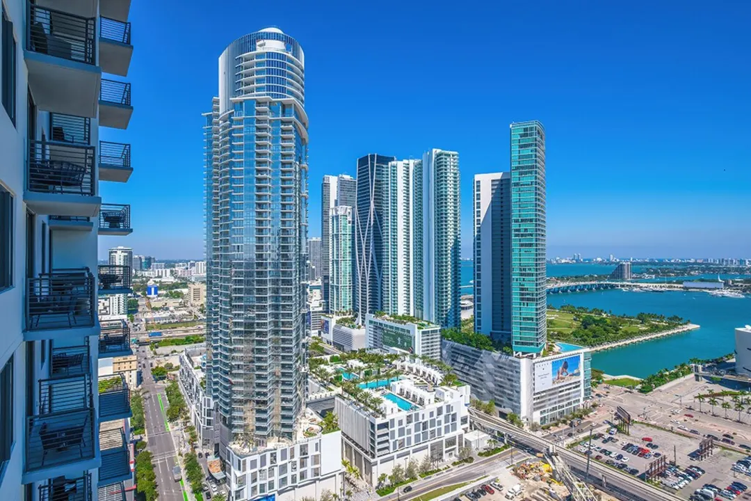 Caoba Miami World Center - 698 Northeast 1st Avenue, Miami, FL Apartments  for Rent