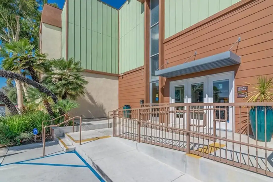 Citrus Court Apartments Whittier CA 90606