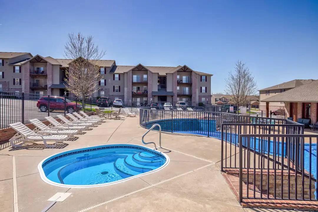 Weaver Creek Community 5100 S Main Ave Springfield Mo Apartments For Rent Rent Com