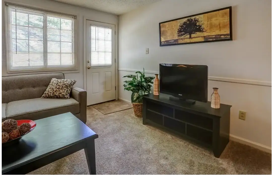 Eland Downe Townhomes 1401 Eland Downe Phoenixville, PA Townhouses