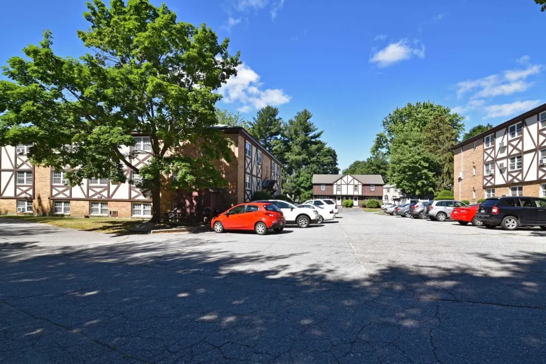 Barker Avenue Apartments 240 273 Barker Avenue Lowell MA