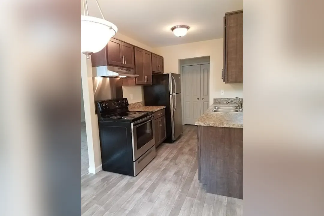 Cambridge Square Apartments Southfield, MI 48076