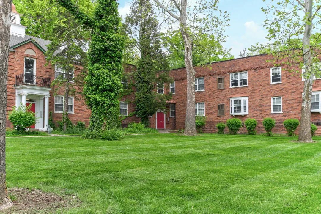 Hillcrest Village Apartments 540 Glenmoor Rd East Lansing, MI for