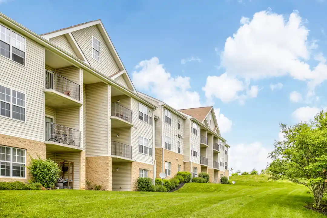 Fairway Vista Apartments 100 Riverwalk Place Frederick Md Apartments For Rent Rent Com