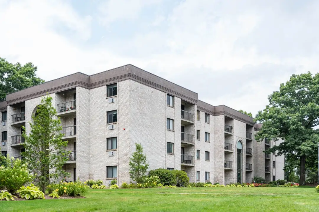 Shrewsbury Commons Apartments - Shrewsbury, MA 01545