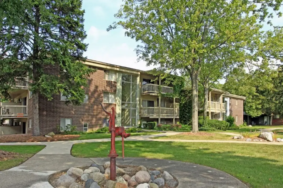 Amber Apartments - 2410 Crooks Rd, Troy, MI Apartments for Rent