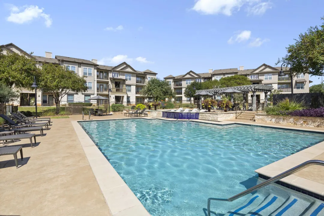 Camden Amber Oaks - 9001 Amberglen Blvd | Austin, TX Apartments 