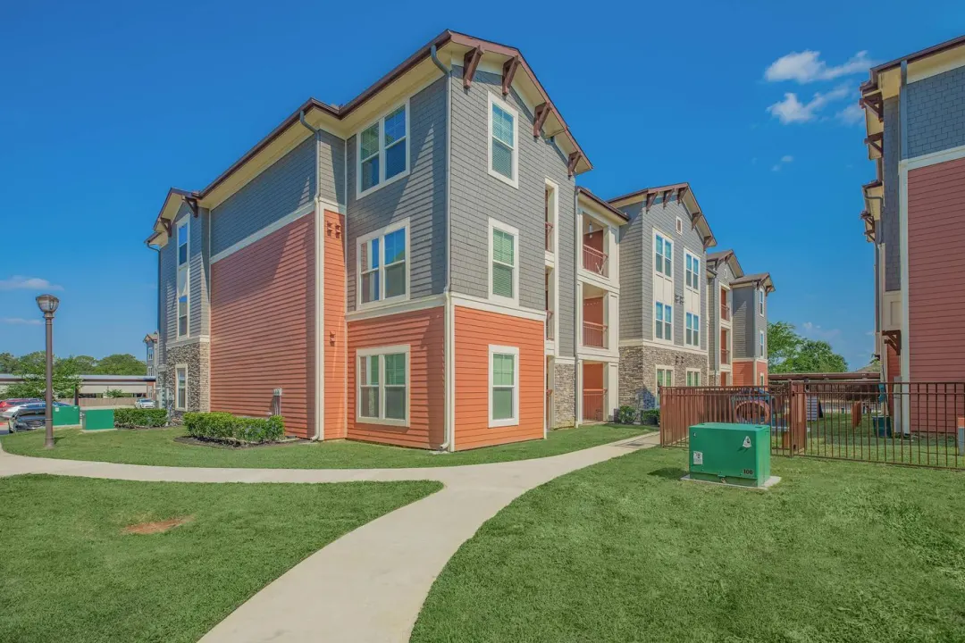 Cardiff at Louetta Lakes - 3400 Louetta Road | Spring, TX Apartments ...