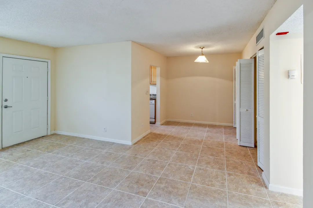 Banyan Club Apartments Pompano Beach