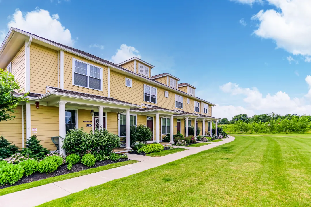 Hang or Fold? Our Guide for Clothes - Erie Station Village Townhouses &  Apartments - Rochester, NY