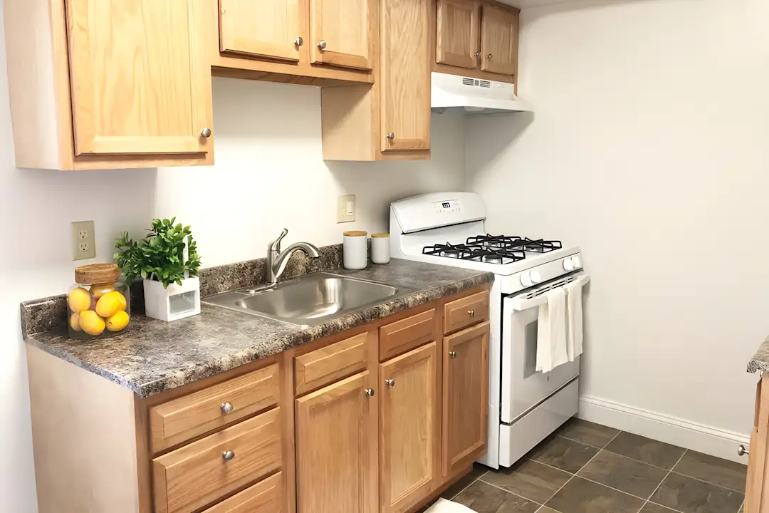 Stonehenge Gardens Apartments Nyc Fasci Garden