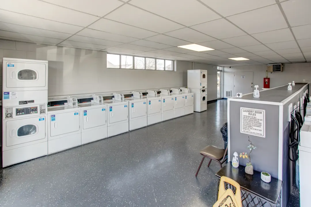 Free Dry Laundromat, Youngstown, OH