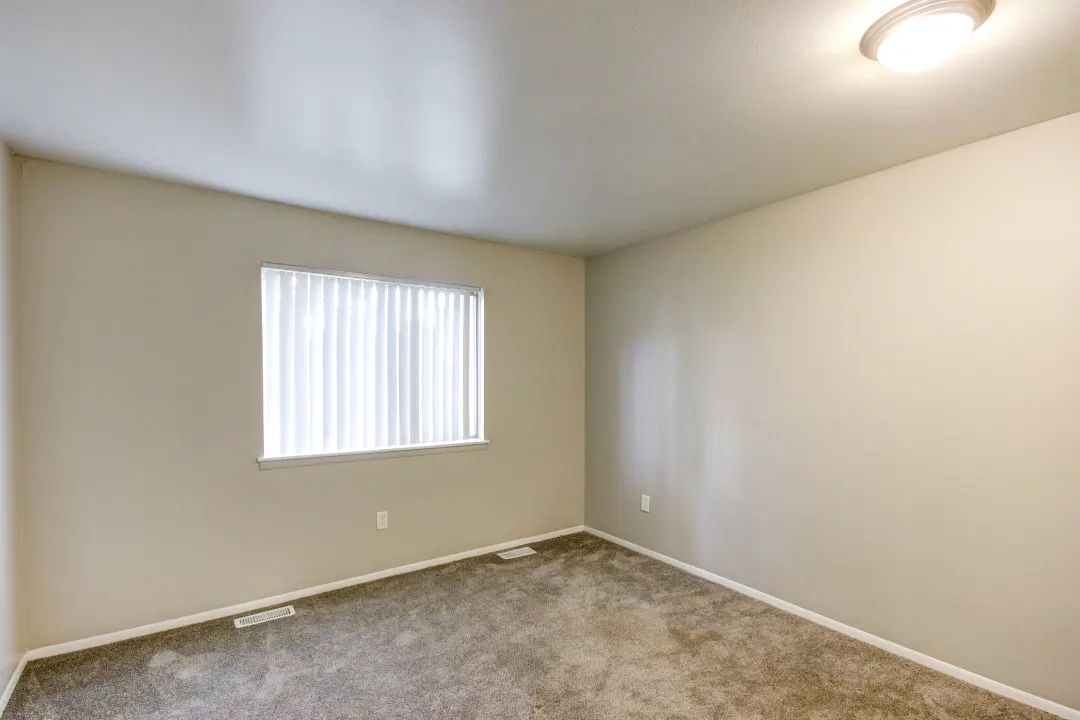 Maple Grove Apartments - Sterling Heights, MI 48312