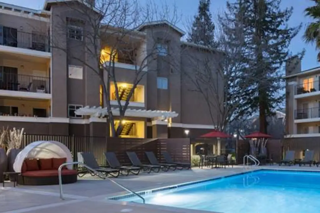 Avalon Walnut Ridge is a similar property to Quail Hill Apartments located in Walnut Creek