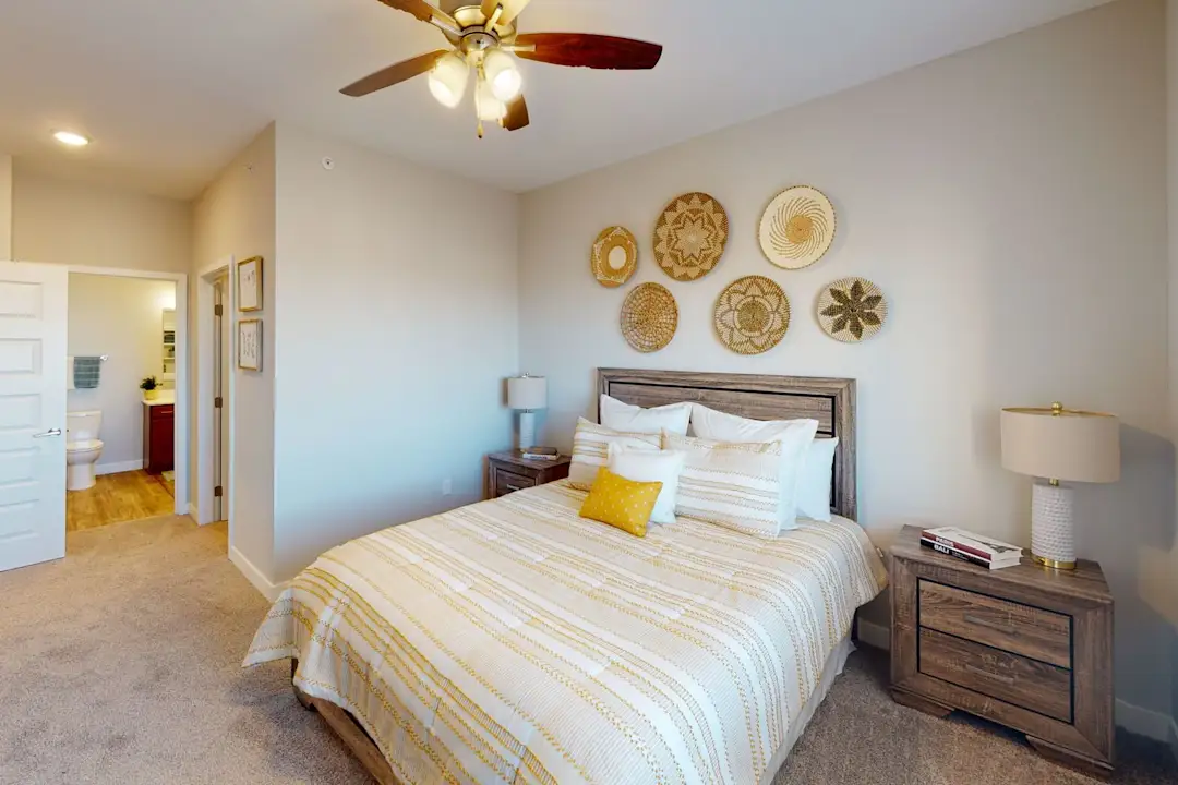 The Landing at Legends - 4503 Legends Drive | Champaign, IL Apartments ...