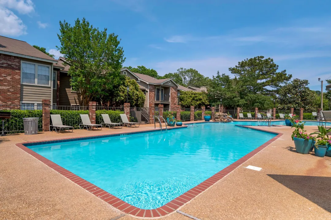 Pear Orchard - Apartments in Ridgeland, MS