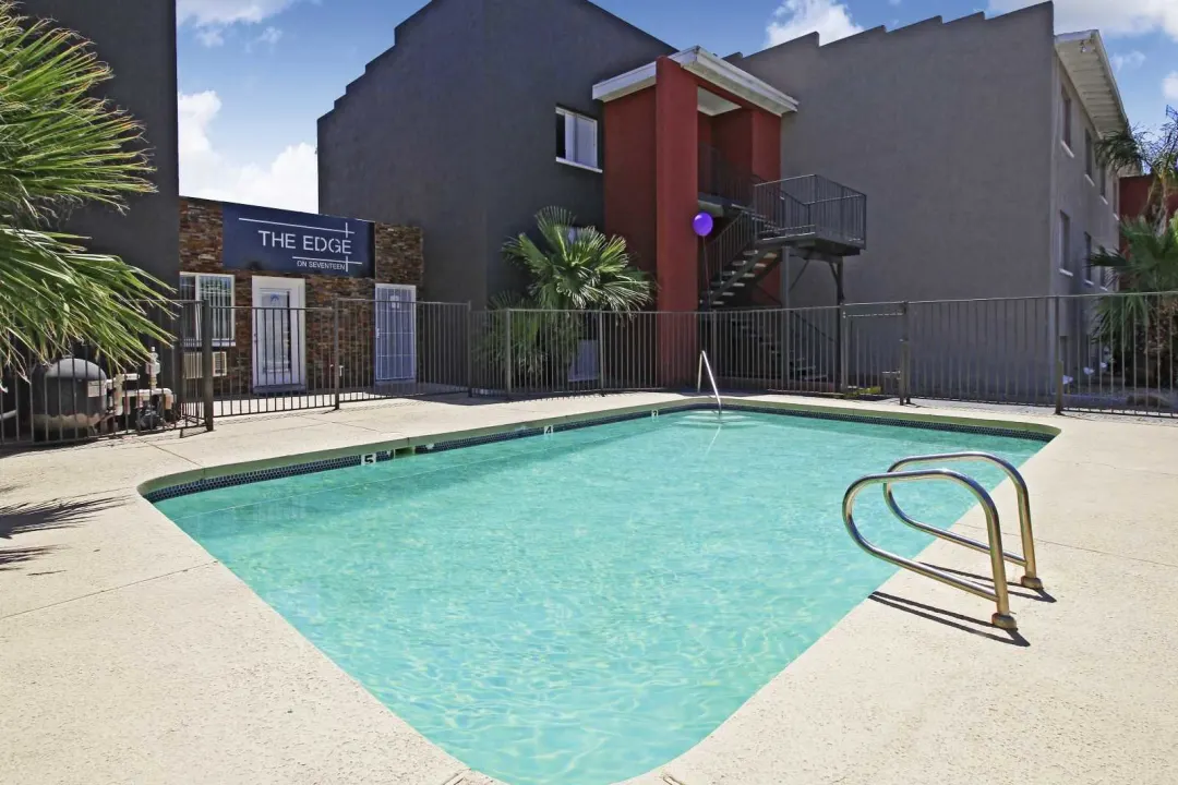 The Edge On 17 2501 W Ocotillo Rd Phoenix Az Apartments For Rent Rent Com