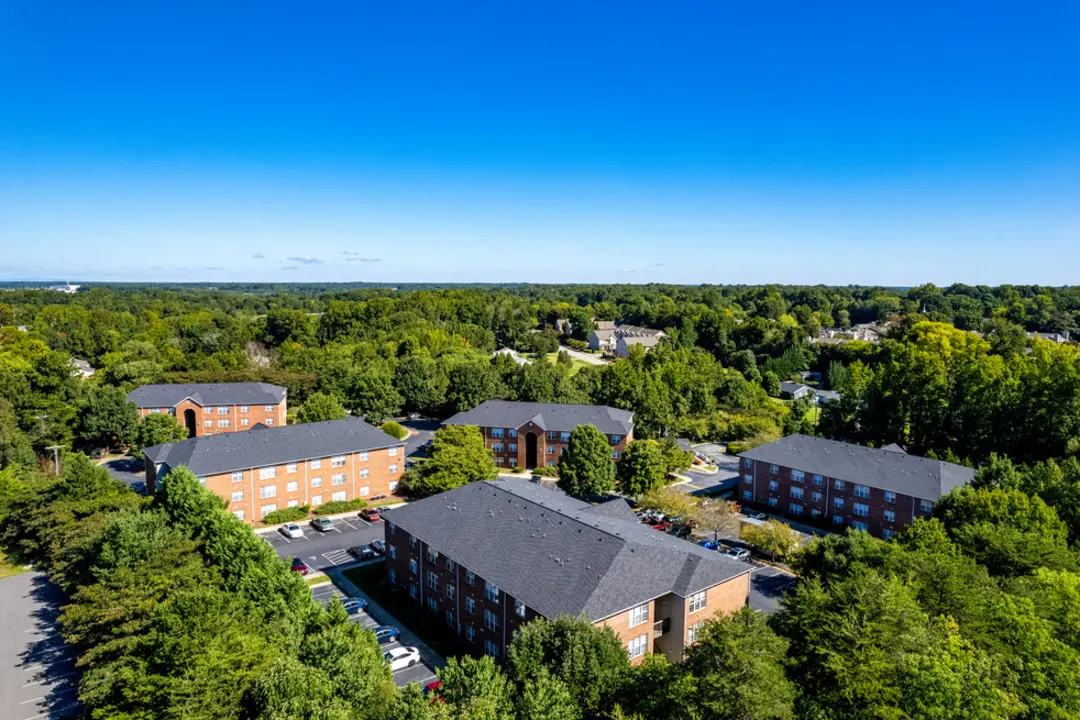 Grand Summit Apartments Greensboro, NC 27410