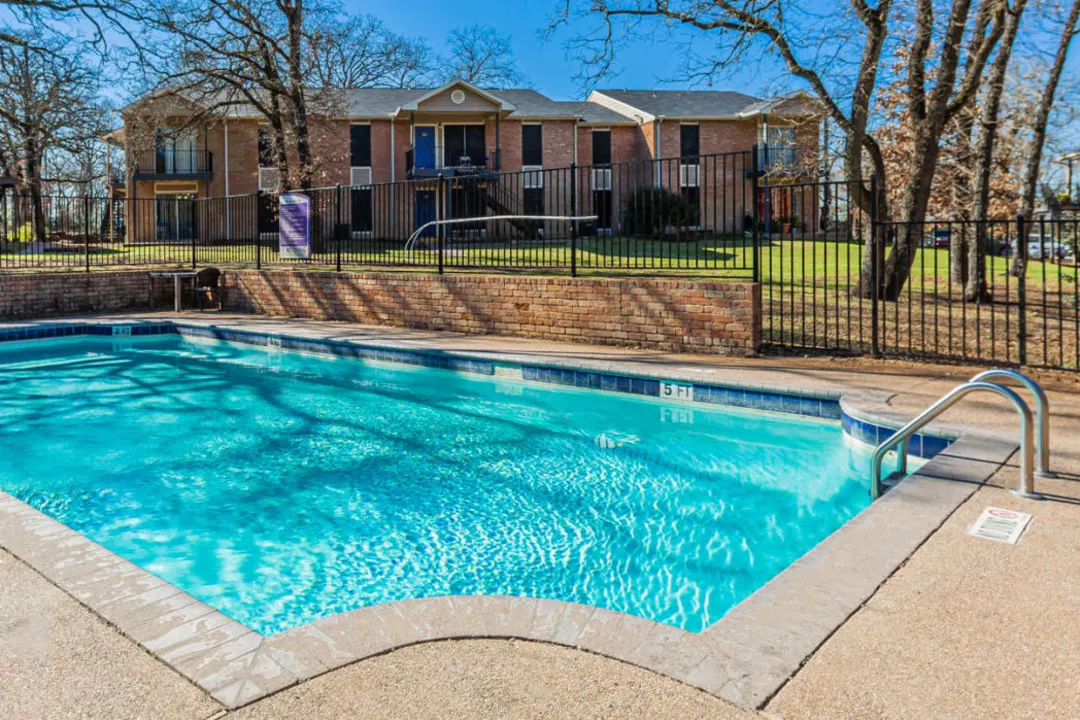 The Retreat at 2818 Apartments - Bryan, TX 77803