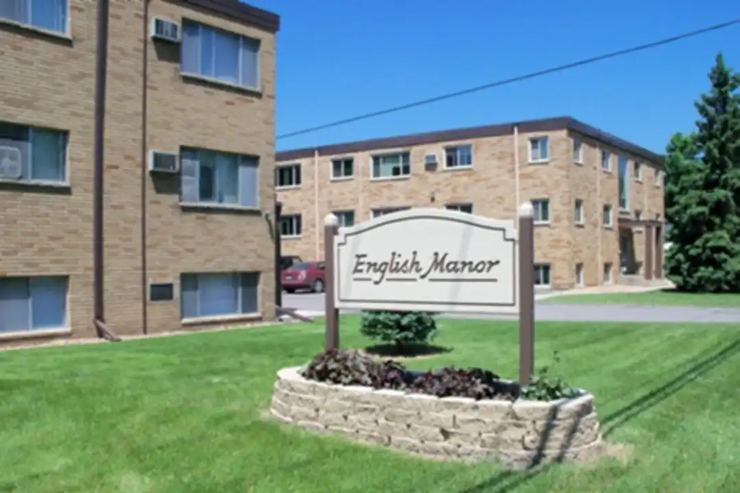 English Manor Apartments 1809 English St Saint Paul Mn Apartments For Rent Rent Com