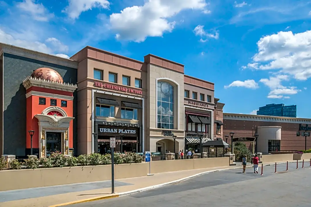 The Cheesecake Factory Restaurant in Tysons Galleria