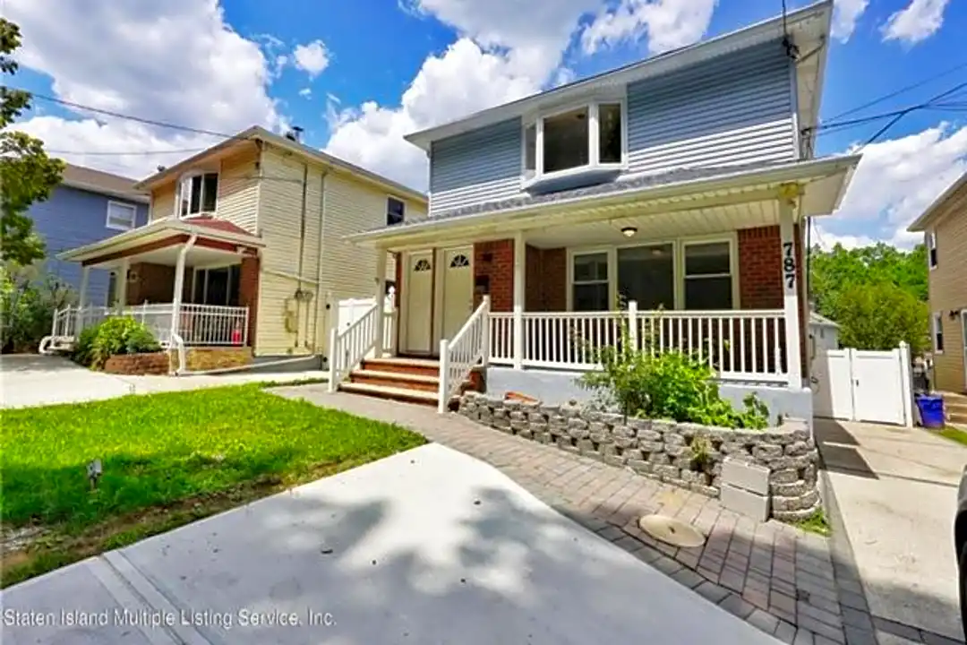 787 Rockland Ave