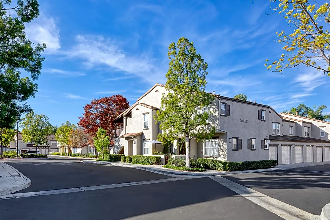 Laurel Canyon Apartment Homes Ladera Ranch, CA Trulia