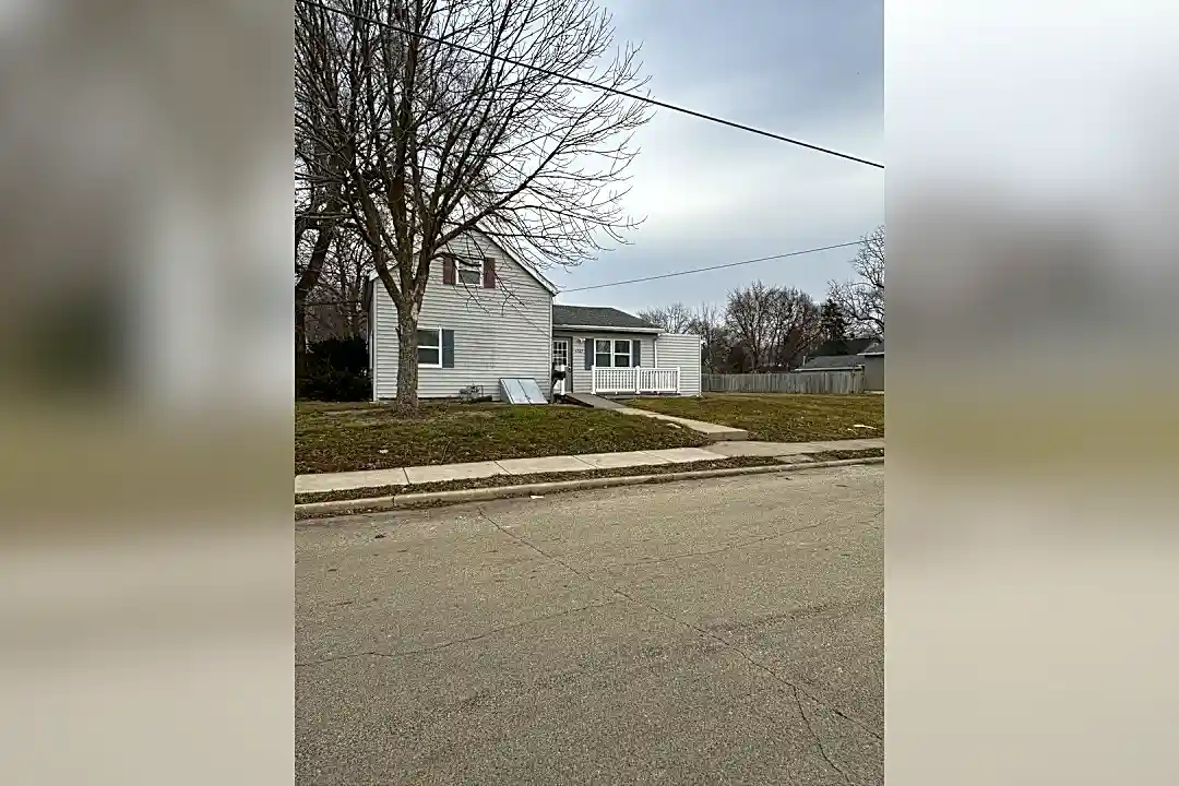 1727 8th St Houses - Peru, IL 61354