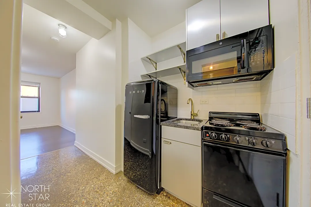 1 bed, 1 bath, 810 sq ft Available Apartment, Downtown Chicago
