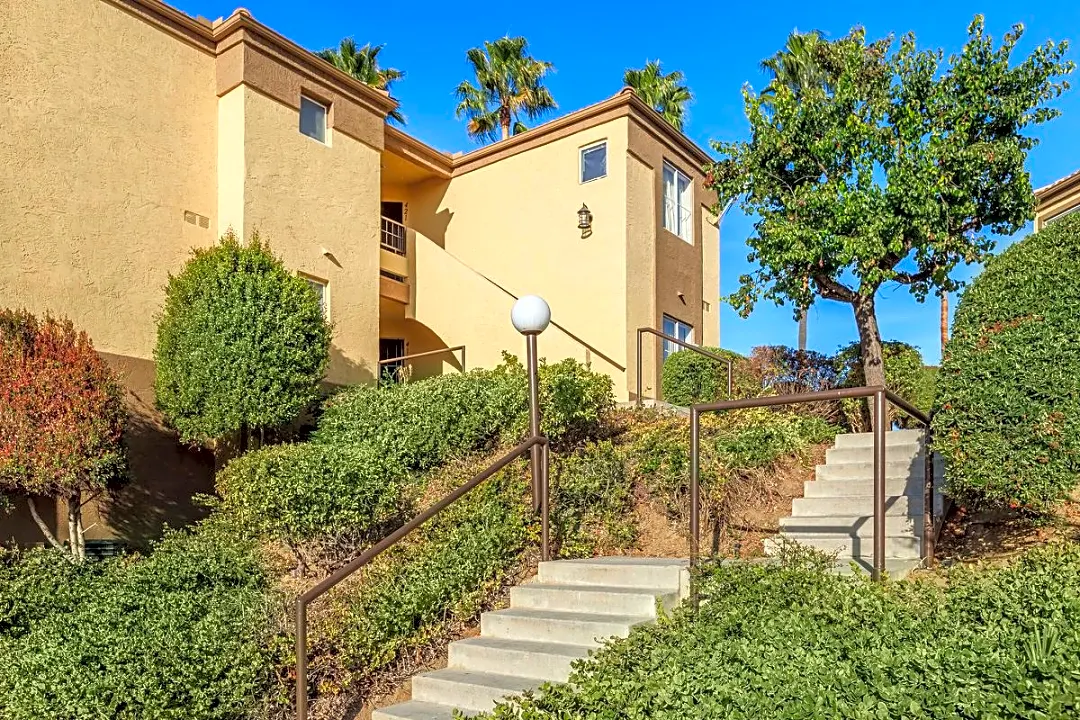 Arezzo Apartment Homes 1400 Oak Hill Dr Escondido CA