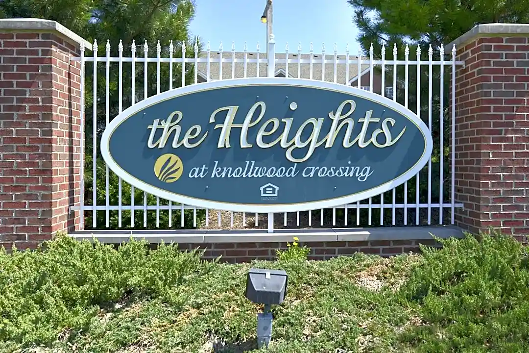 The heights clearance at knollwood crossing