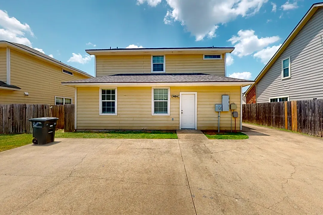 2493 Horse Shoe Dr Houses College Station, TX 77845