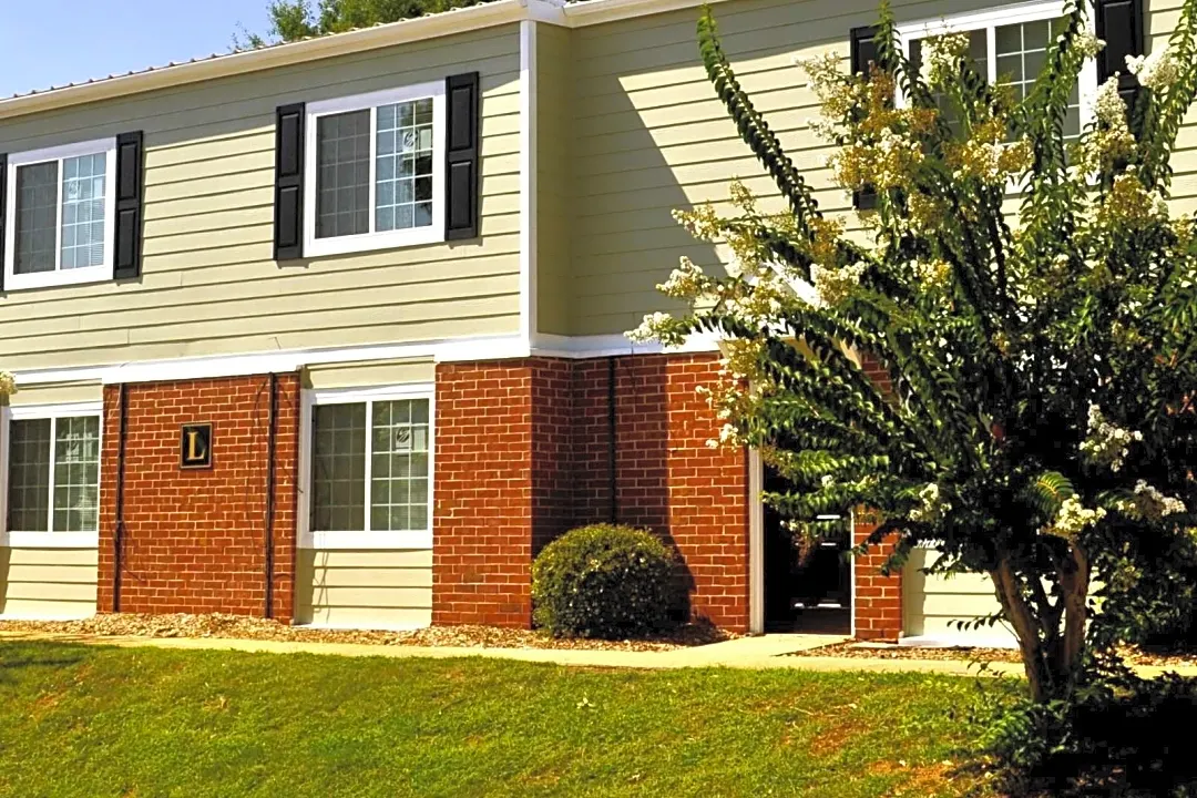 Hillcrest Townhomes 1000 E Main St Spartanburg SC Apartments