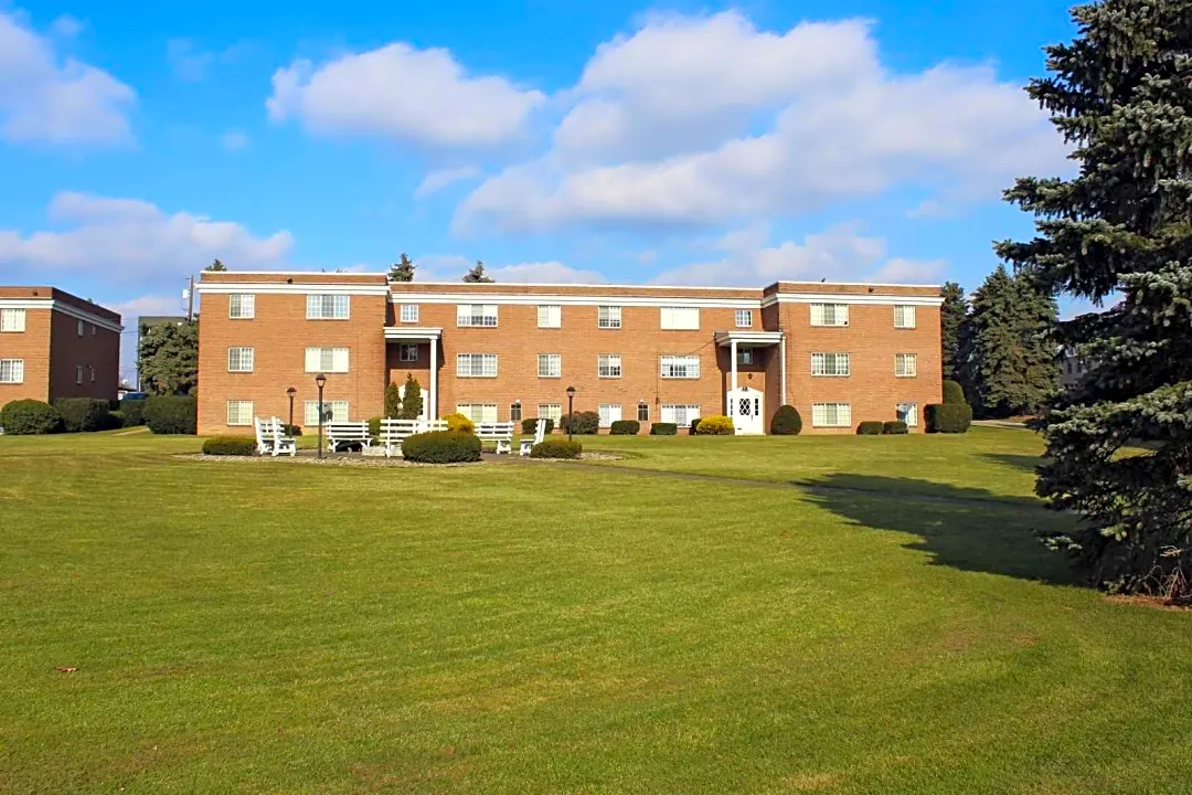 Craigdell Gardens - 300 Craigdell Rd | New Kensington, PA Apartments ...