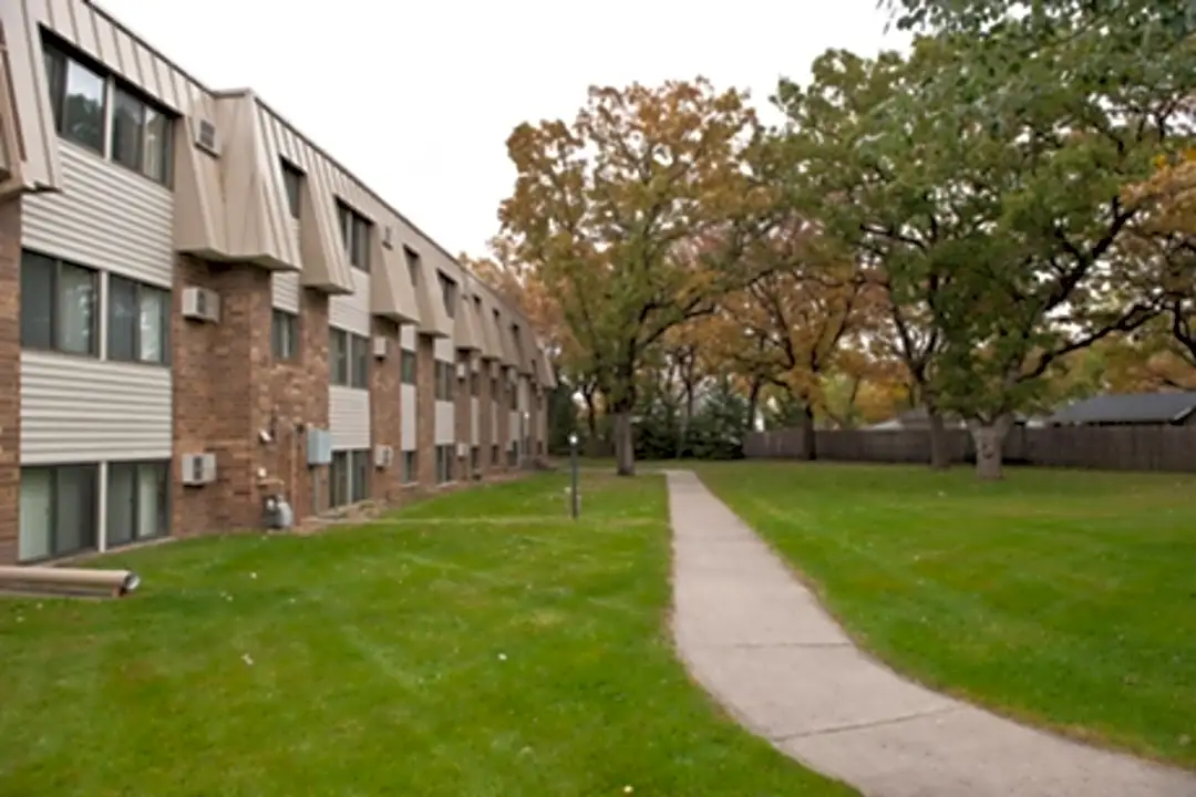 Rosewood In The Park - Apartments in Saint Cloud, MN