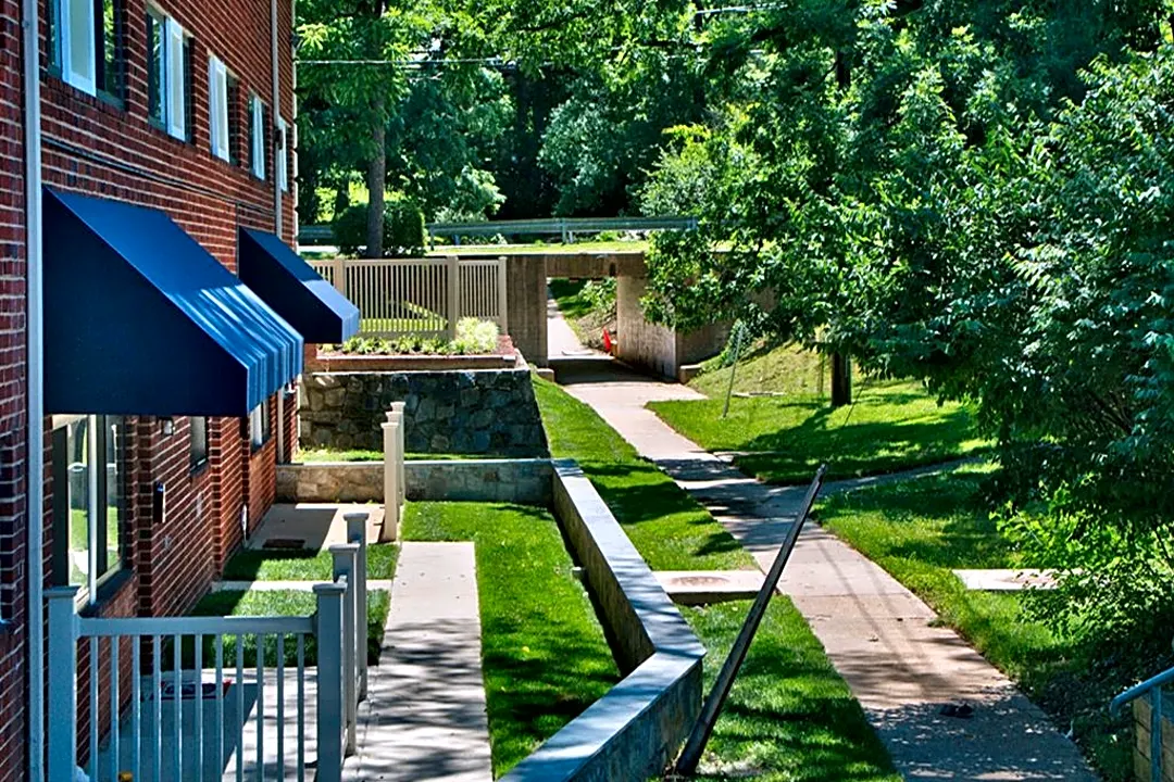 Park Crescent Apartments Greenbelt