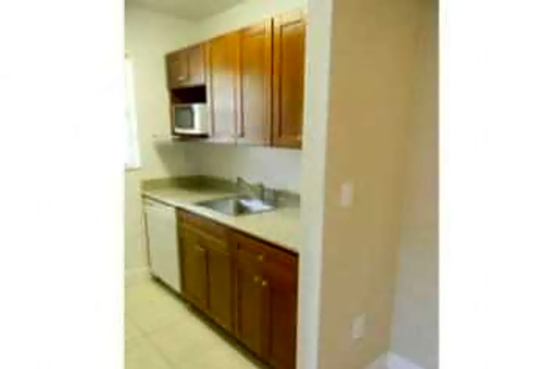 Legacy Lakeside Apartments For Rent in Miami, FL